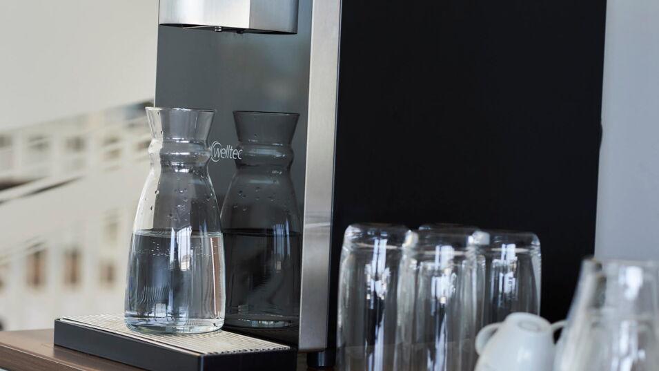 welltec wasserspender mit Wasserkaraffe