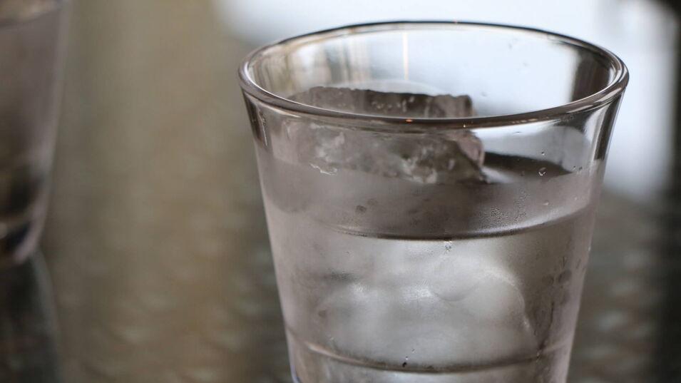 Kaltes Wasser in einem Glas