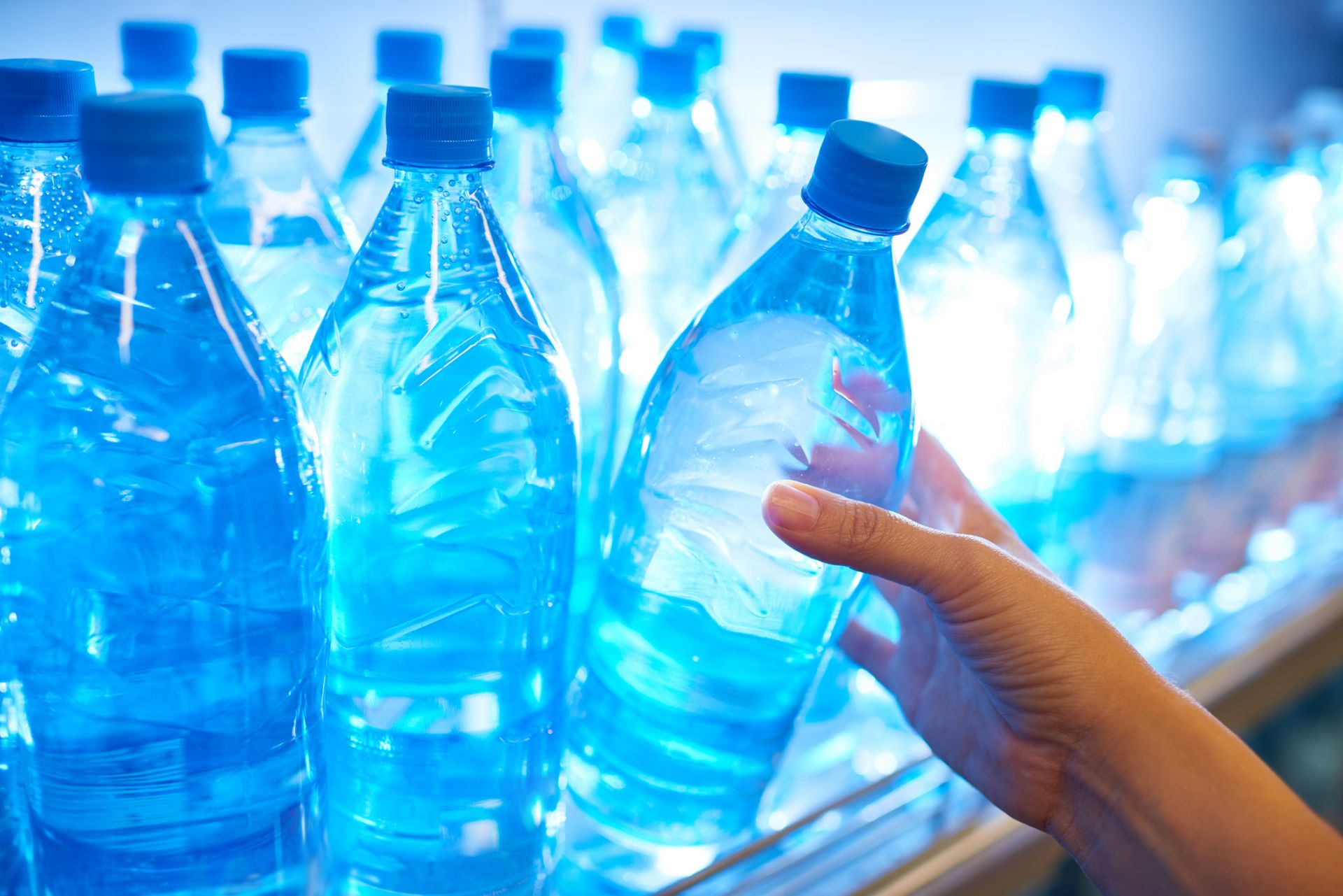 Ist Wasser aus Plastikflaschen ungesund?